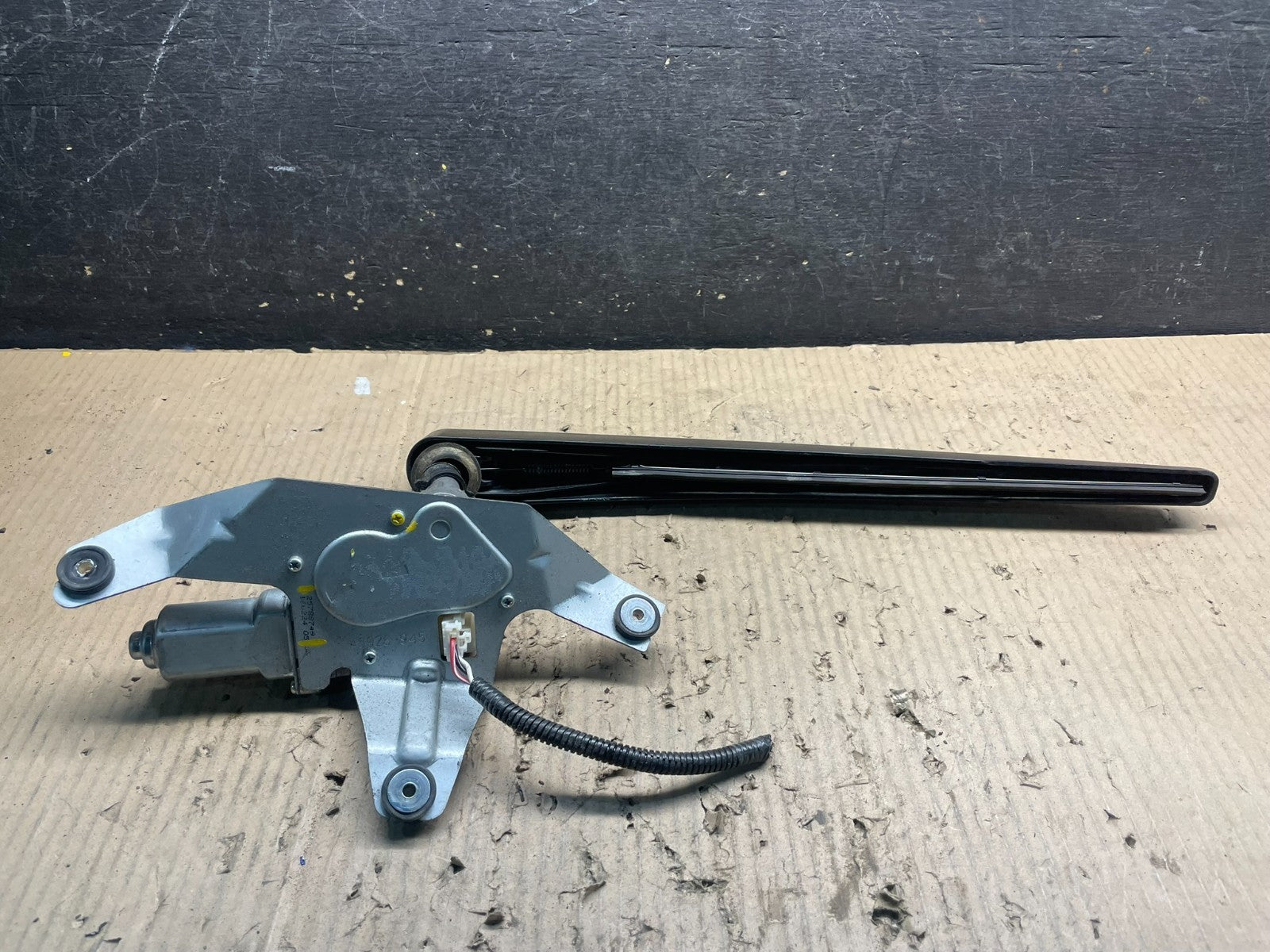 2010-2017 Chevrolet Equinox Rear Glass Windshield Wiper Motor X0933 DG5