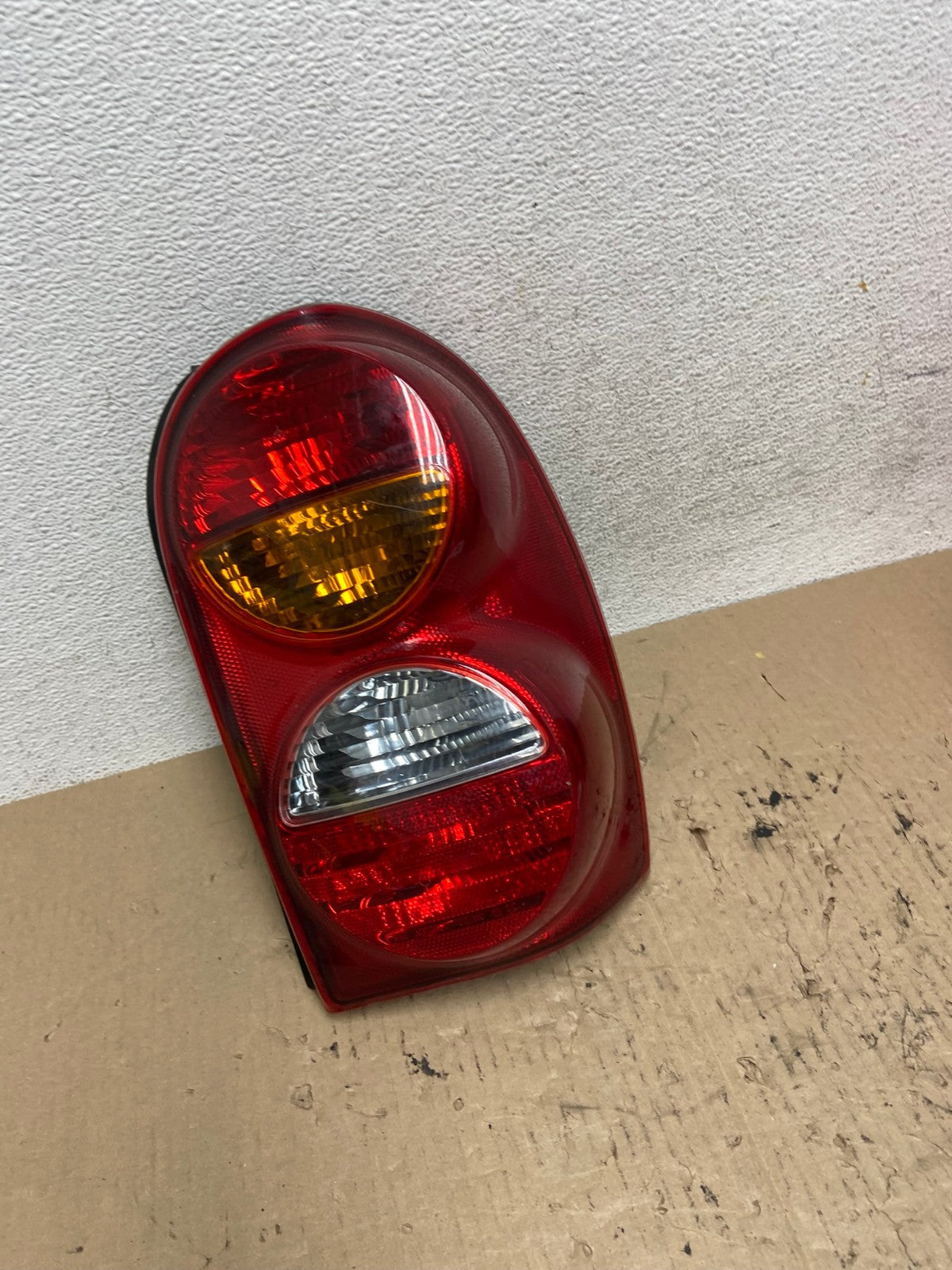 2002 2003 2004 Jeep Liberty Right Passenger Rh Side Tail Light AF5977 LK2