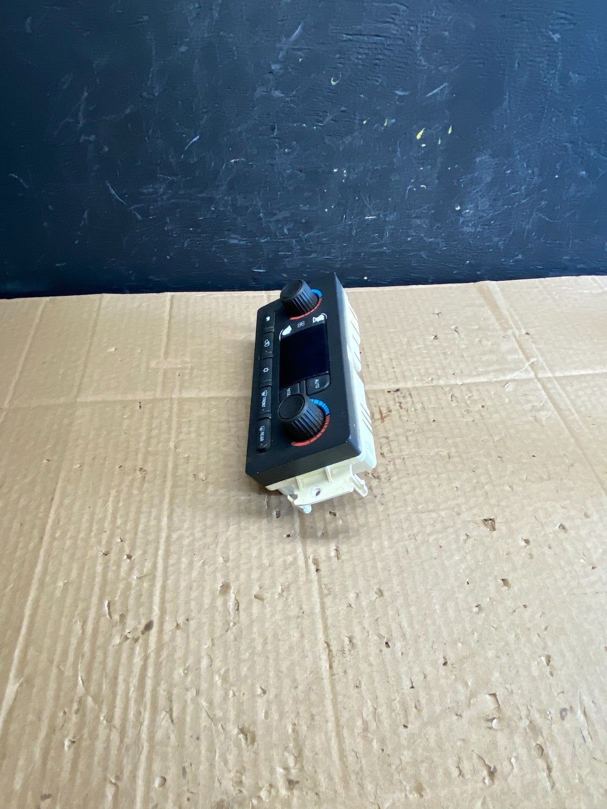 2003 to 2006 Chevrolet Silverado HVAC Heater Climate Control Module AC9523 DG2