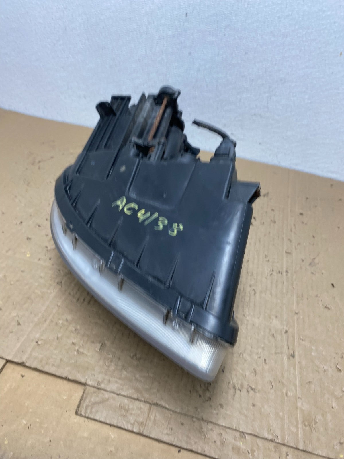 2007 to 2012 Hyundai Veracruz Left Driver LH Headlight Halogen OEM AC4138 DW7
