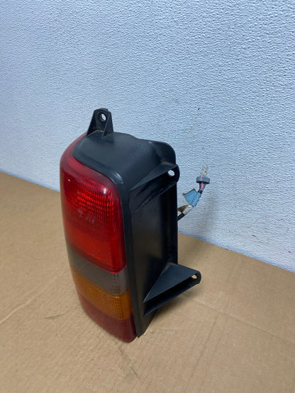 1993-1998 Jeep Grand Cherokee ZJ Left Driver Side Tail Light AC7479 LK1