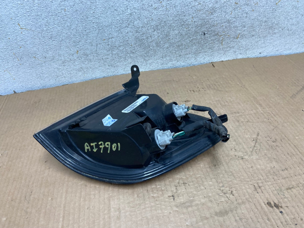 2001 - 2004 Toyota Sequoia Right Passenger RH Side Turn Signal DEPO AI7901 LK5