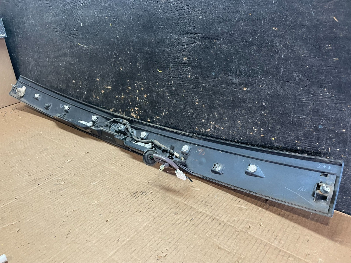 2009 - 2013 Subaru Forester  Liftgate Tailgate Trunk Trim Molding y1927 DG9