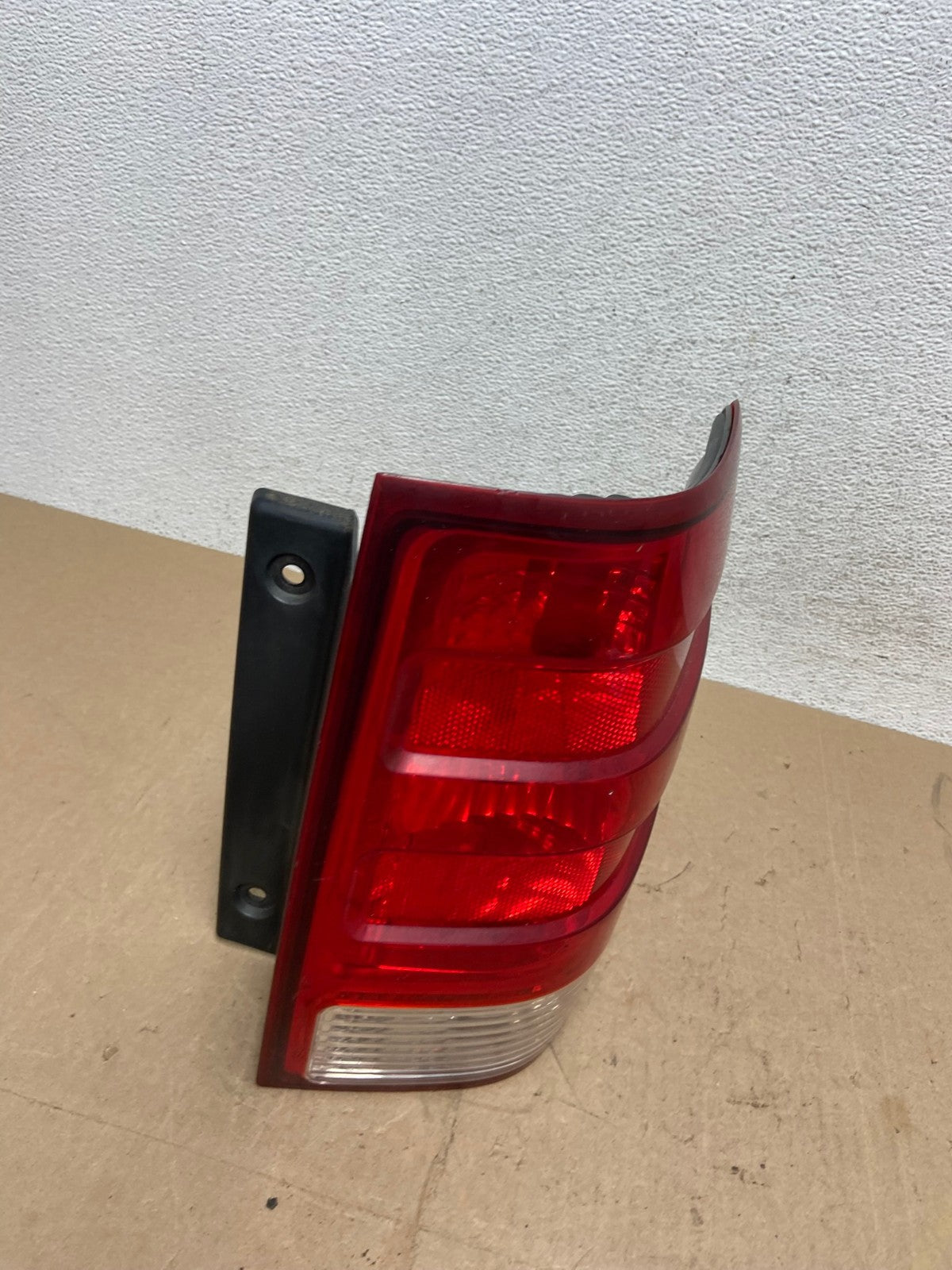 2003 2004 2005 2006 Ford Expedition Right Passenger Rh Tail light AE6826 LK2