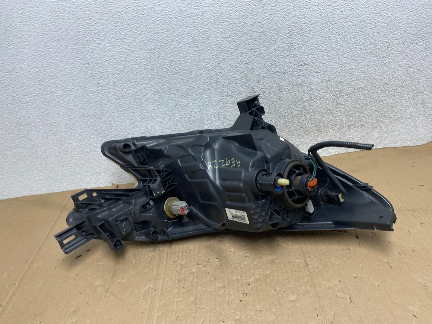 2014 2015 2016 Nissan Versa Note Left Driver LH Side Headlight AE9228 DW7