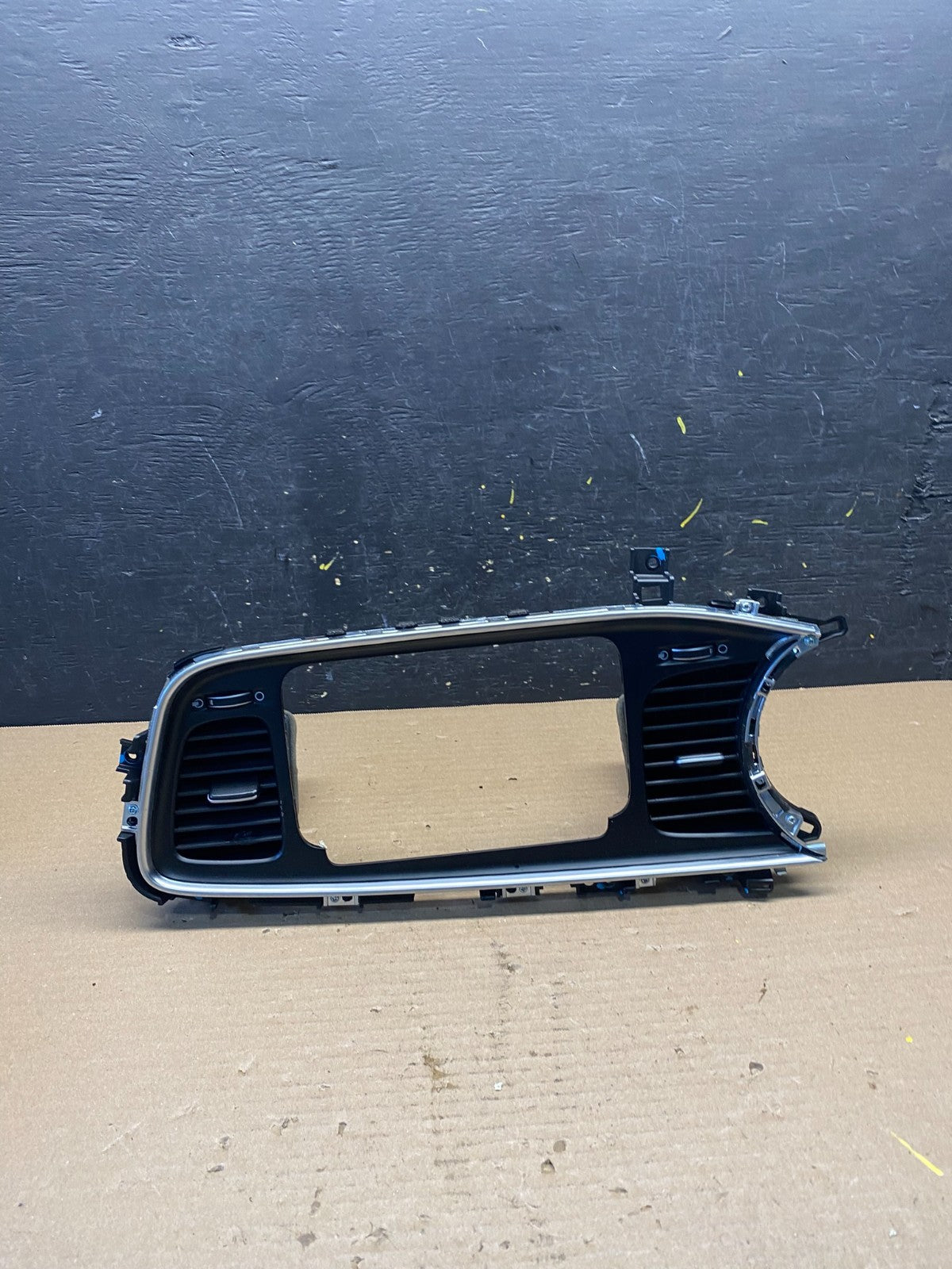 2014 2015 Kia Optima Front  Dash Radio Bezel Trim Air Vent OEM S2772 DG0