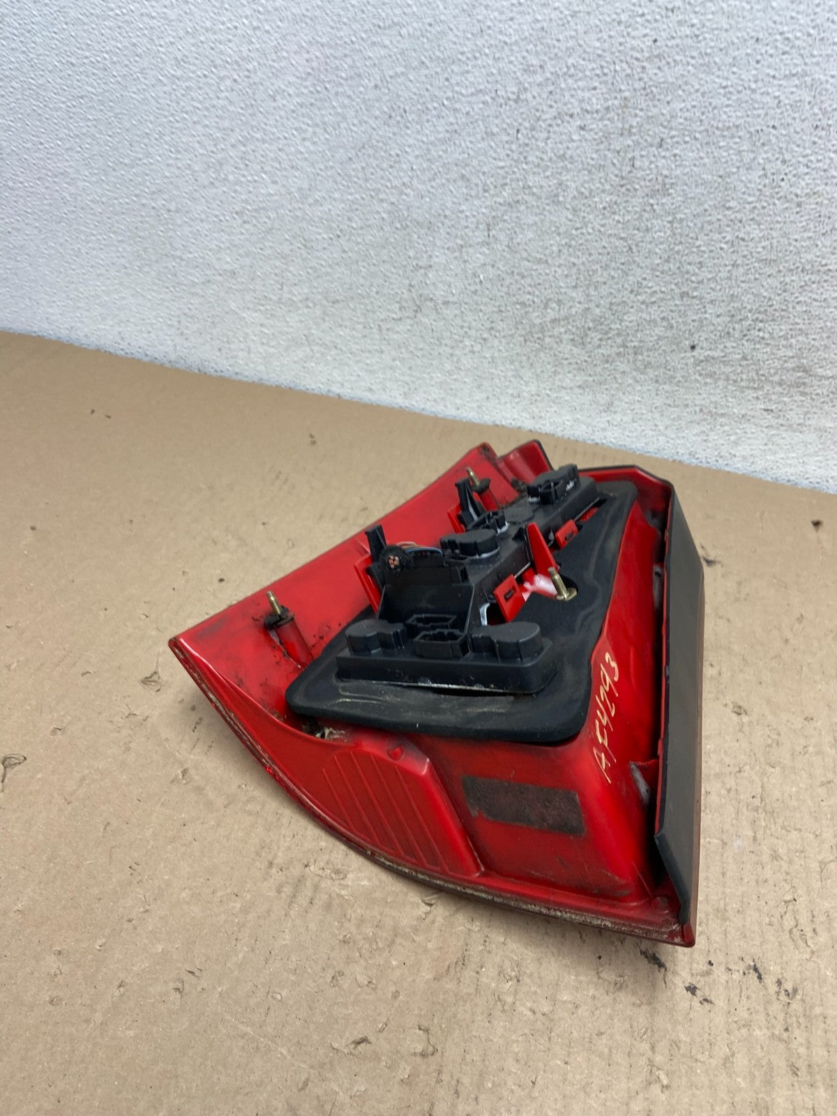 2003 2004 Volkswagen Jetta Wagon Right Passenger Side Tail Light AF42937