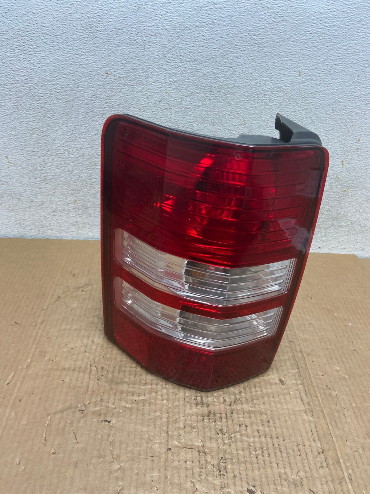 2008 to 2012 Jeep Liberty Left Driver Side Lh Tail Light AI6857 LK0