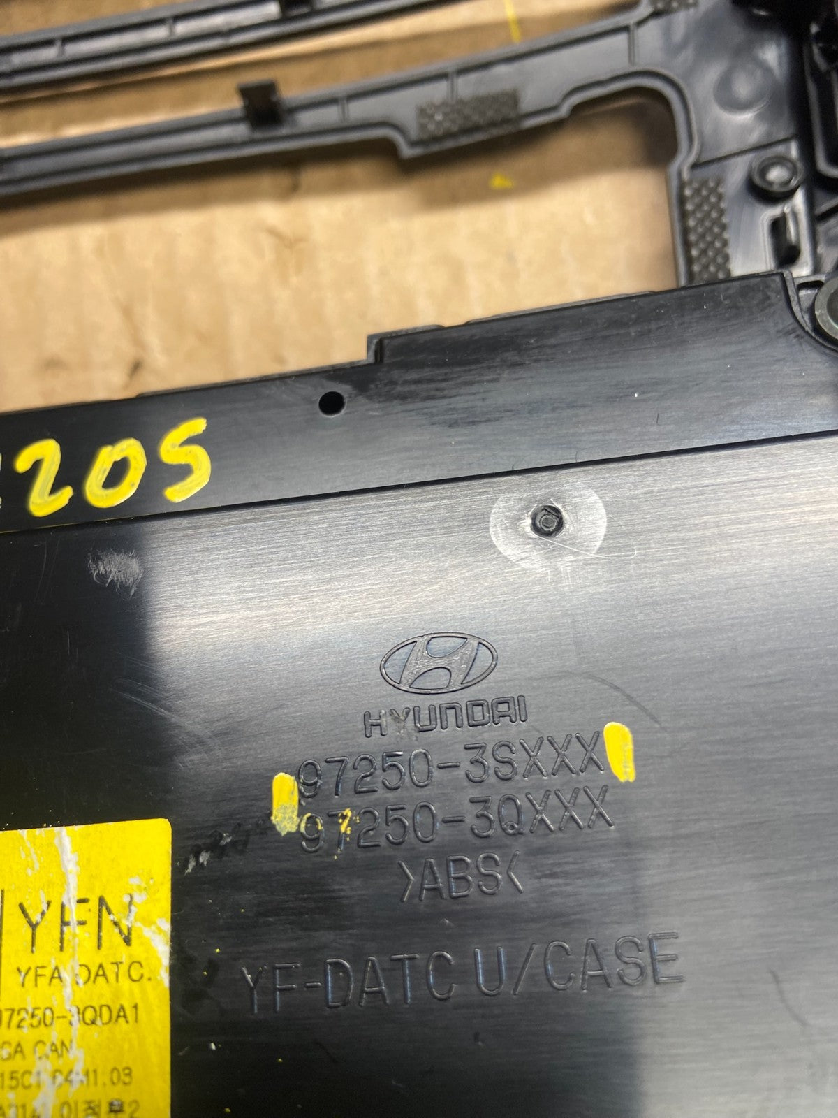 2011 - 2014 Hyundai Sonata Center Radio Climate Control Air Vent Bezel AD2205 DG5