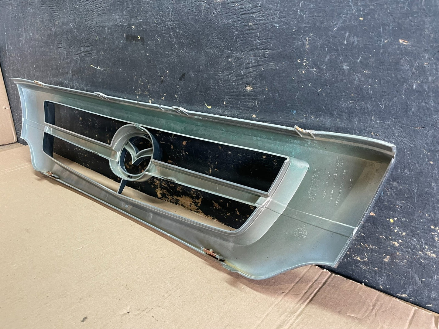 2001 to 2008 Mazda B2300 B4000 Front Upper Grill Grille OEM Z8576  DG5