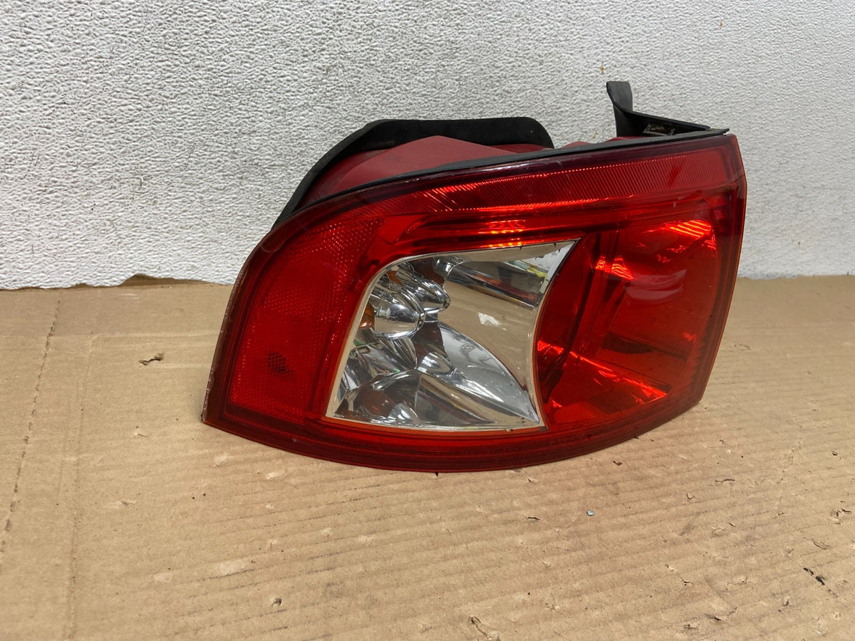 2003-2006 Kia Optima Left Driver LH Side Tail Light AG8170 DW1