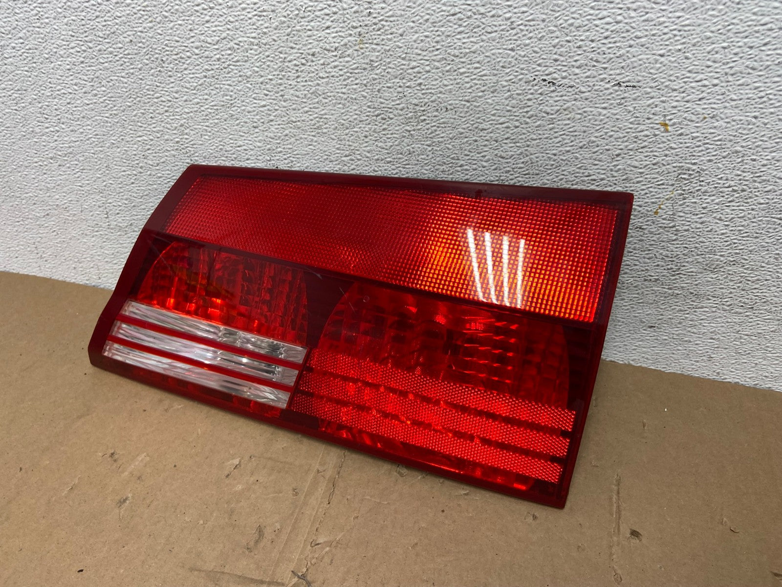 2004-2005 Toyota Sienna Right Passenger RH Side Inner Tail Light AD7920 LK1