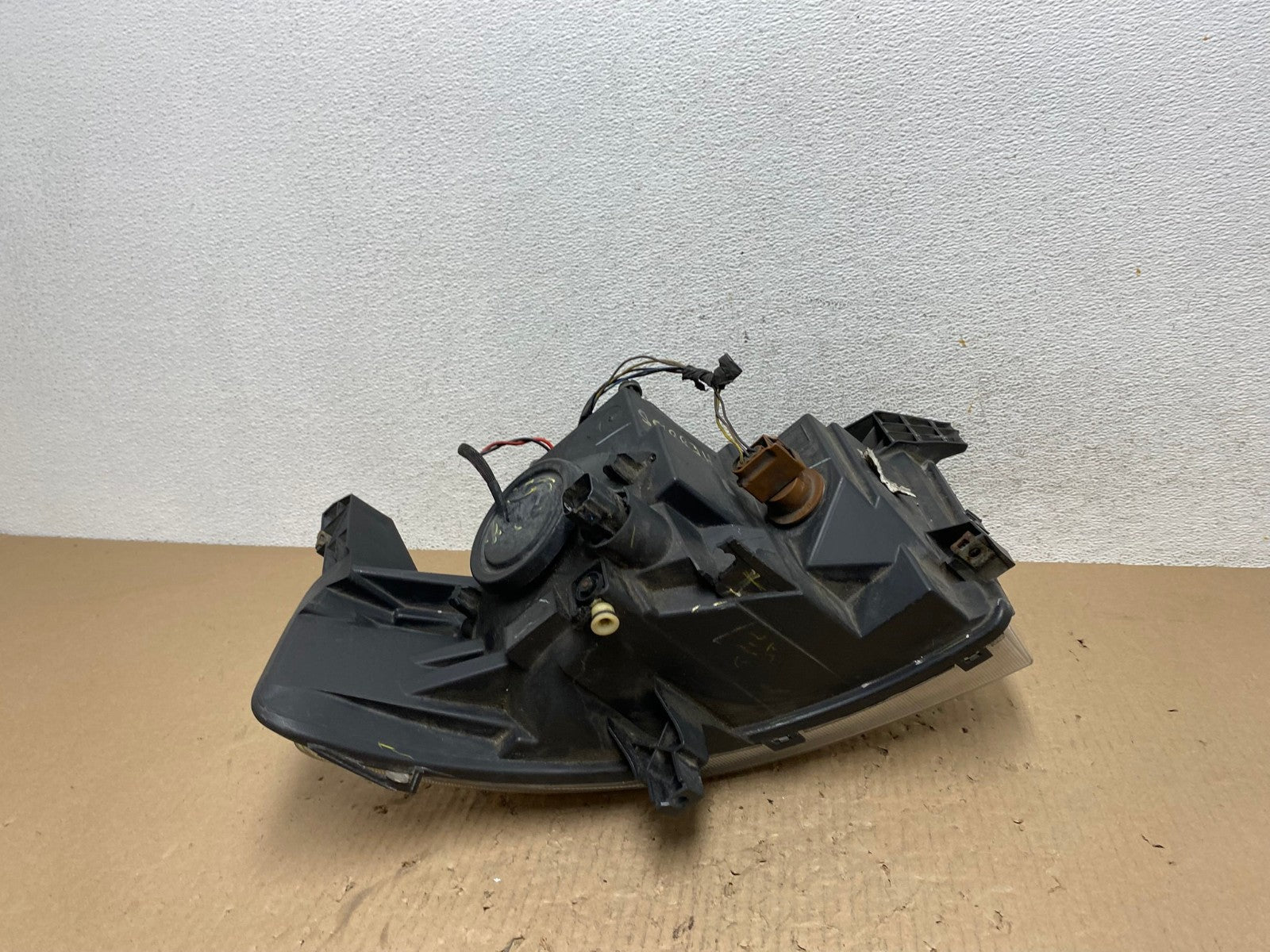 2009 2010 2011 2012 Ford Flex Right Passenger Headlight XENON AE8855 LK9