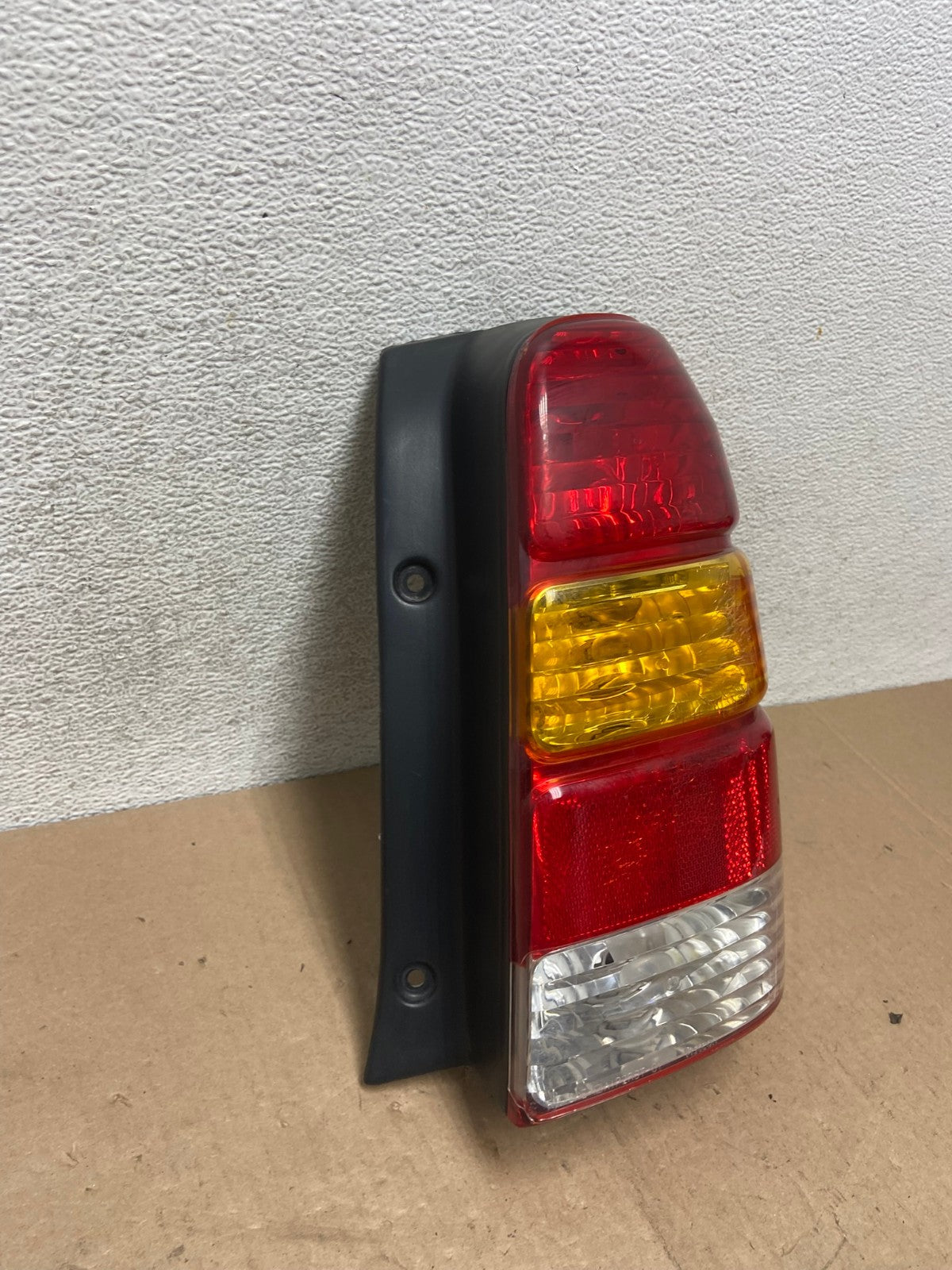 2001 to 2007 Ford Escape Right Passenger RH Side Tail Light AG4744 LK2
