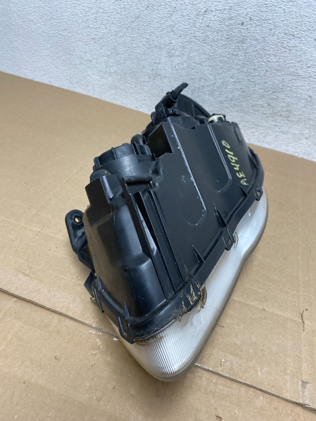 2007 2008 2009 2010 Hyundai Elantra Right Passenger Side Headlight AE4910 DW8
