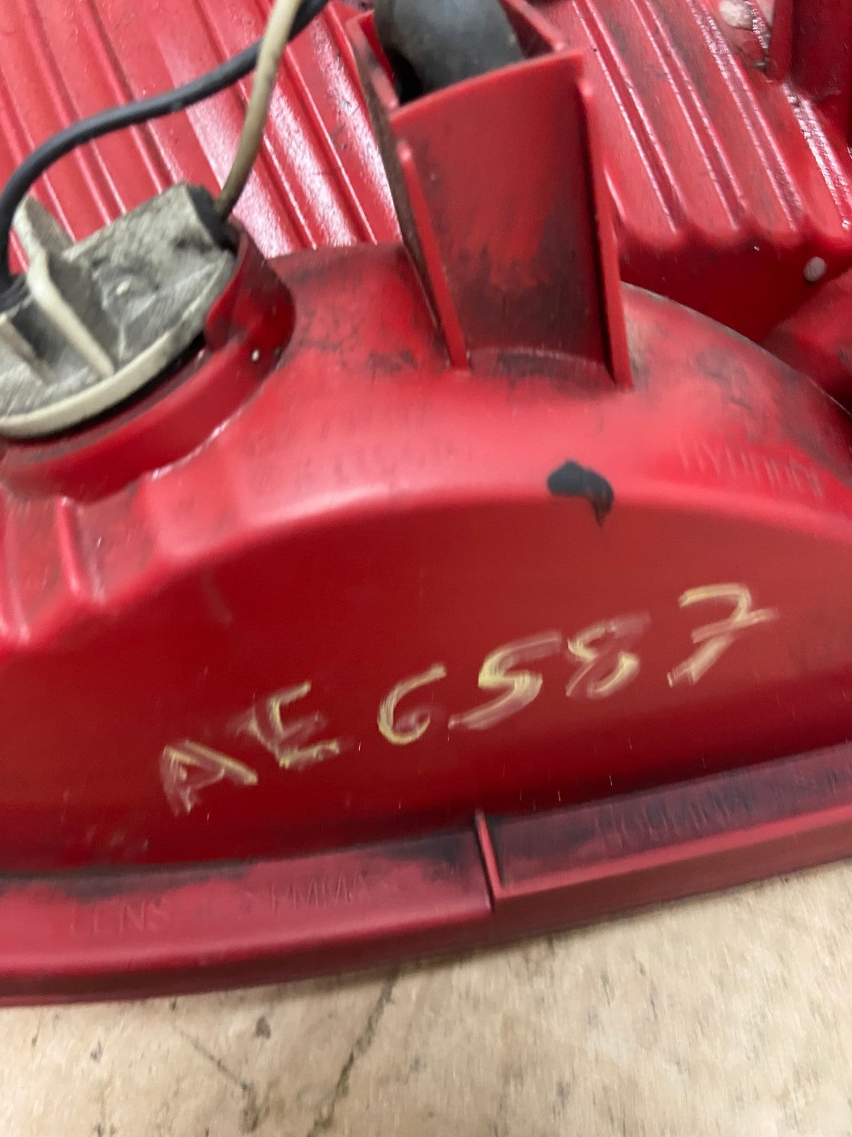 2001 2002 2003 Hyundai Elantra Right Passenger Rh Tail Light AE6587 LK5