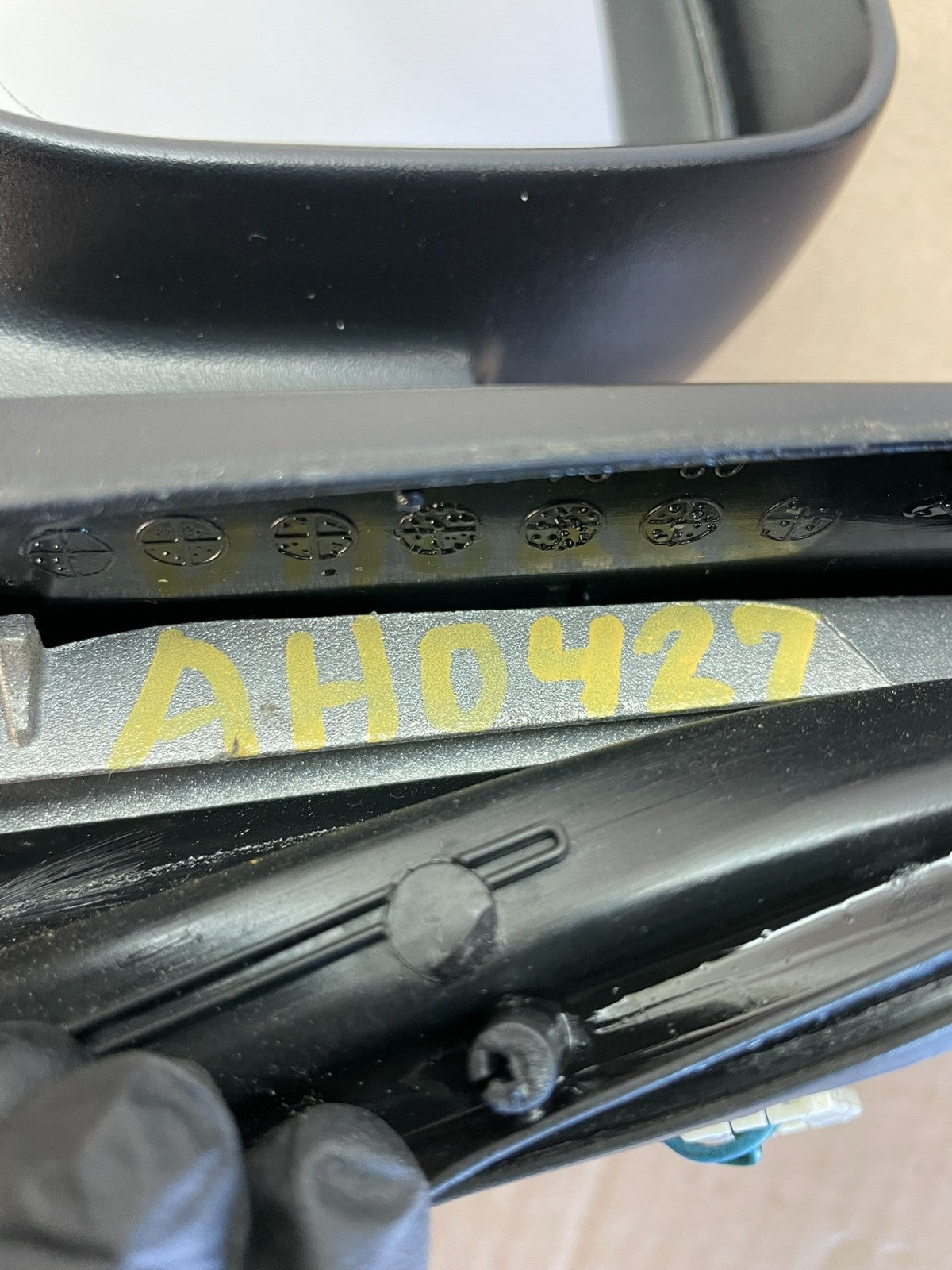 2003 to 2009 Kia Sorento Left Driver LH Door Mirror AH0427 DG8