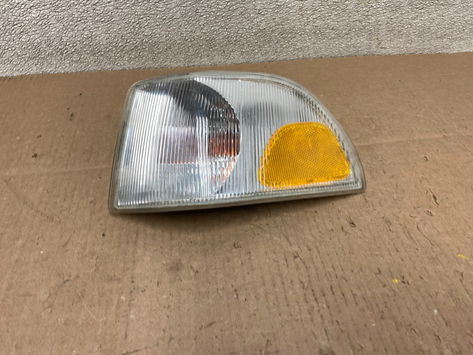 1998 to 2001 Volvo C70 Left Driver LH Side Turn Signal OEM Y2698 DW0
