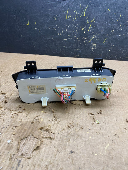 2005 to 2009 Kia Sportage Center Radio Climate Control Clock Trim Z9680 DG3