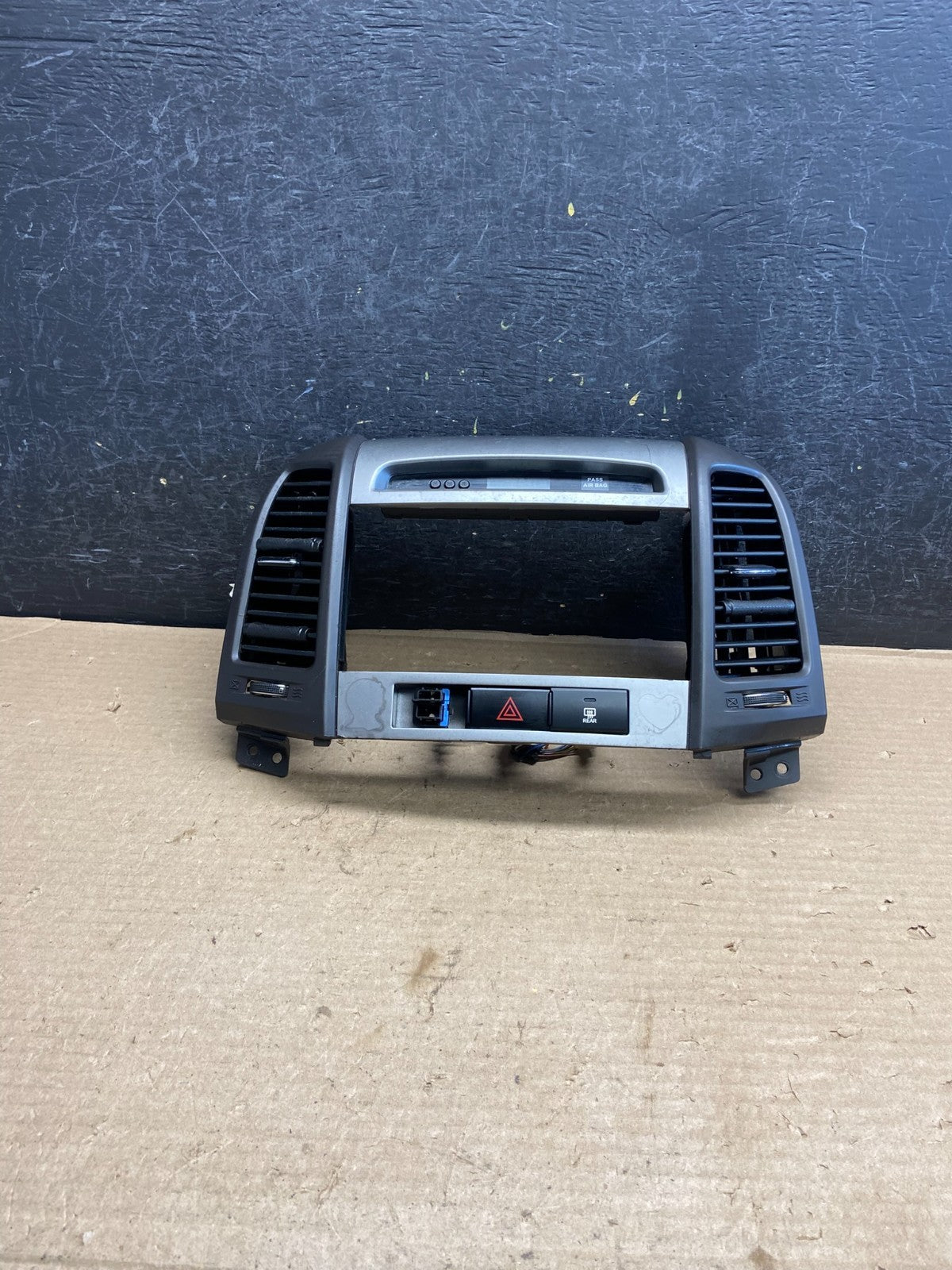 2007 to 2009 Hyundai Santa Fe Center Dashboard Air Vent AH3978 DG0