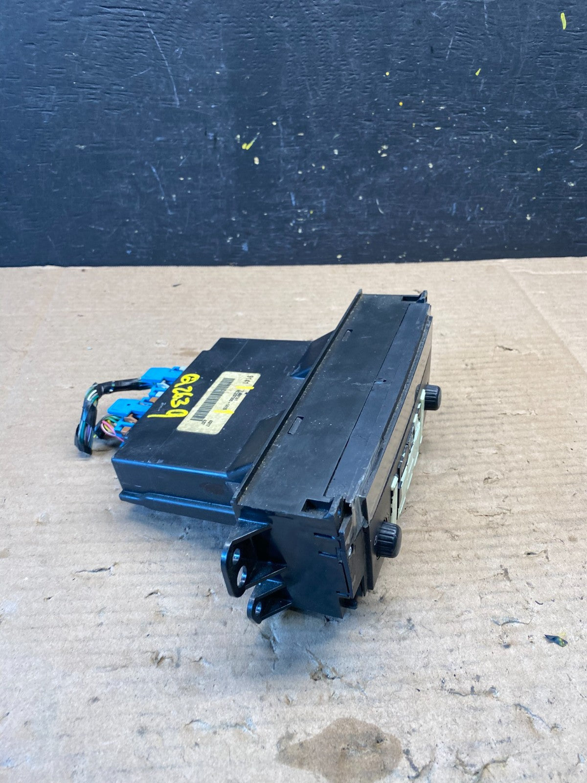 2005 to 2006 Cadillac STS AC Heater Climate Control Panel q2639 DG2