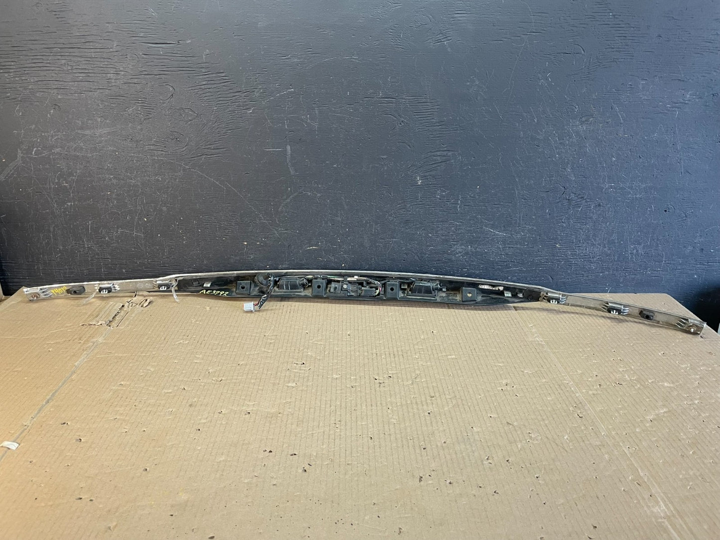 2011 to 2014 Ford Explorer Rear Tailgate Gate Trim Molding With Camera AE3792 DG3