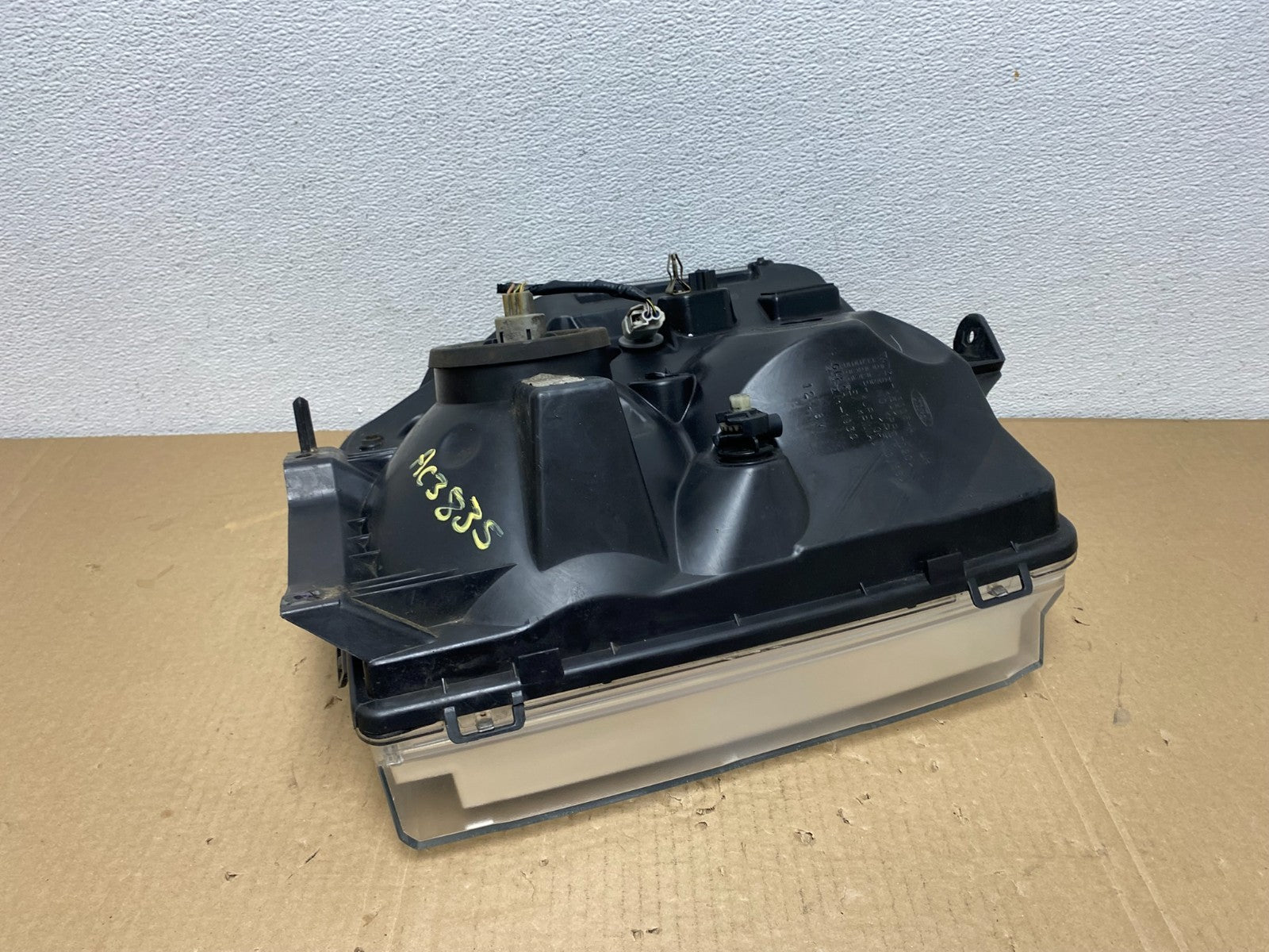 2008-2014 Ford Econoline E150 E250 E350 Left Driver LH Headlight OEM AC3835 DW5