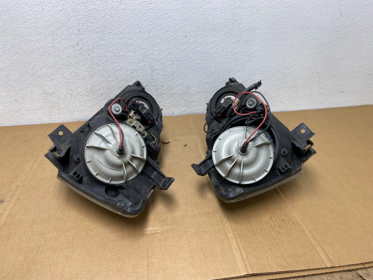 2005 to 2006 Nissan Altima Left+Right Set Halogen Headlights AC8339 DW8