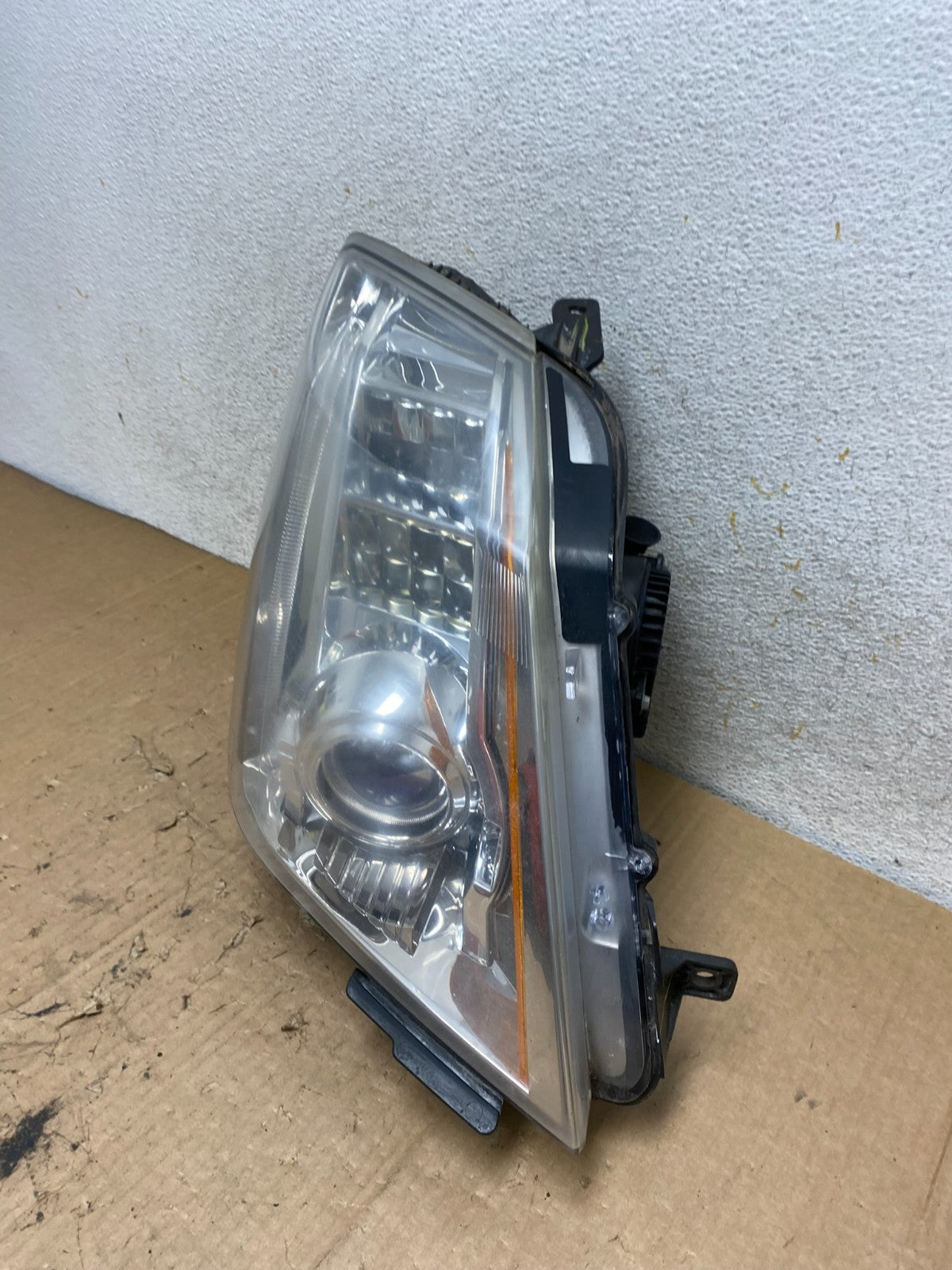 2008 to 2014 Cadillac CTS Right Passegner RH Side Xenon Headlight AI9177 DW1