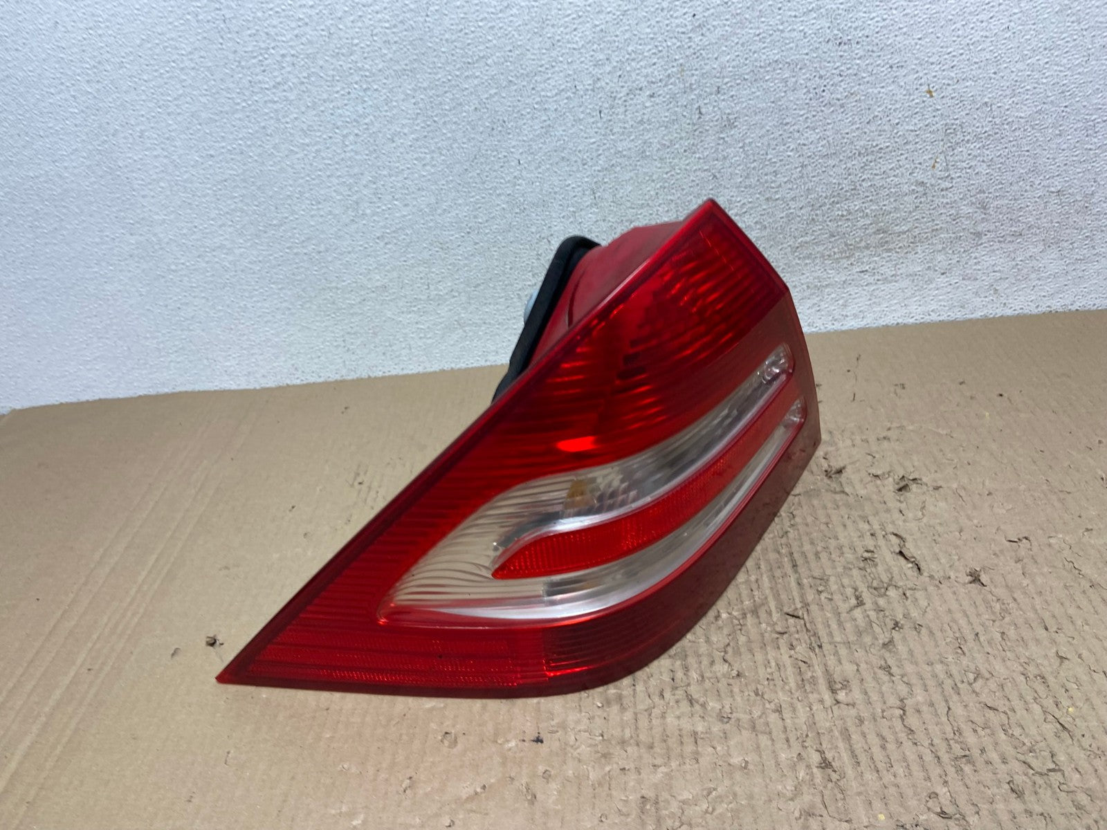 2005-2007 Mercedes-Benz C230 C240 W203 C-Class Left Driver Tail Light AF2956 LK2