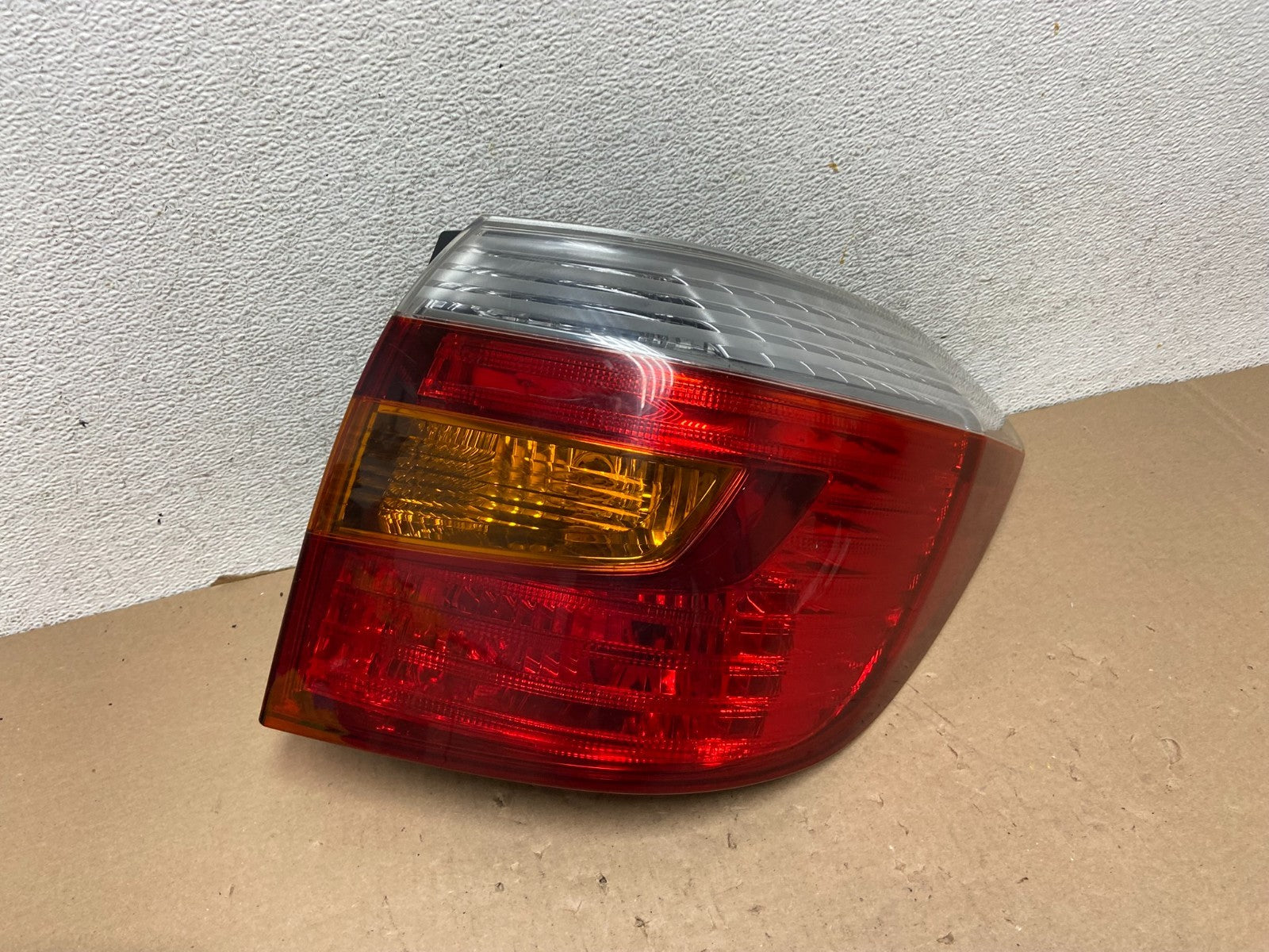 2008 to 2010 Toyota Highlander Right Passenger Side Tail Light AG40930
