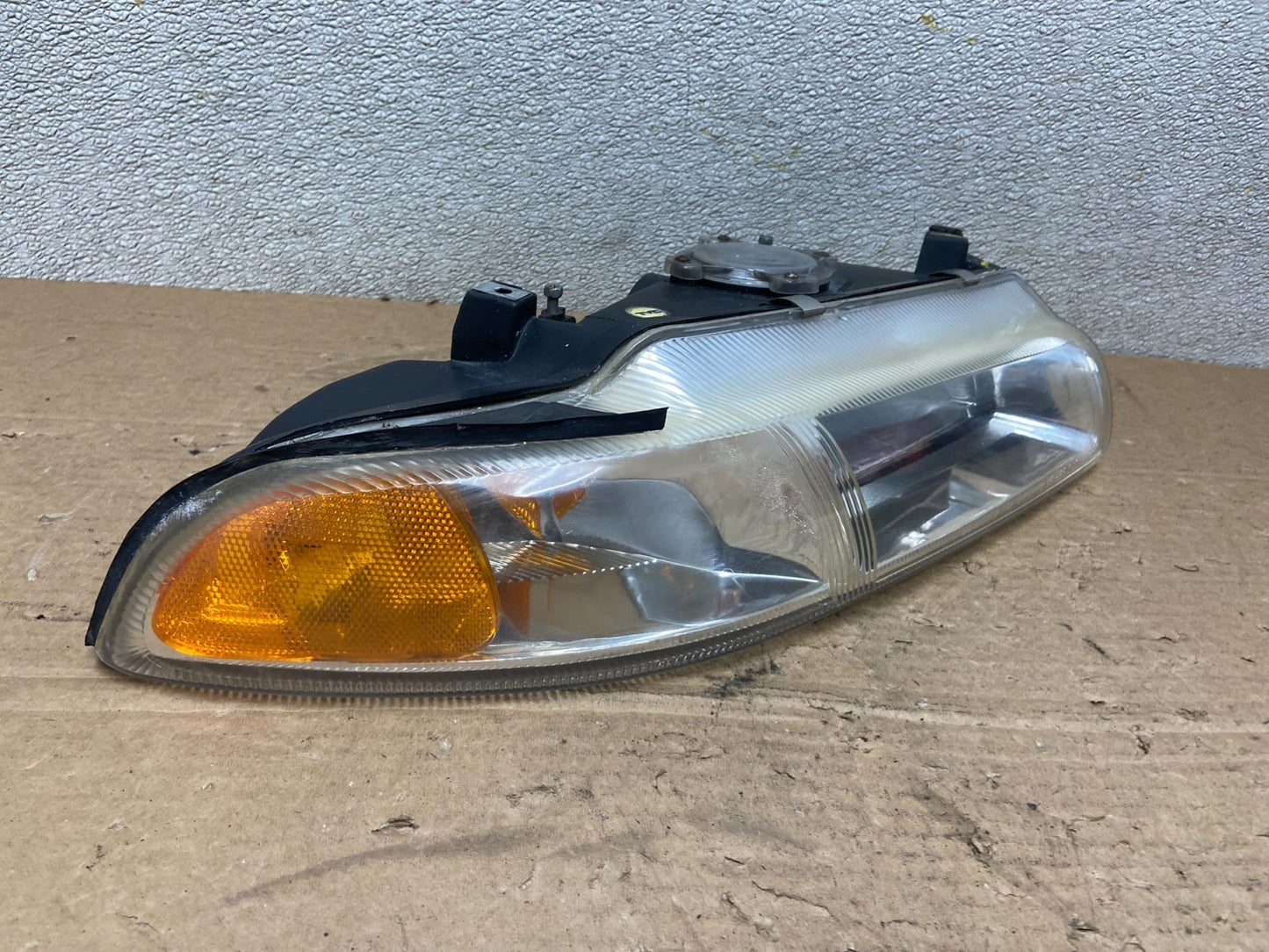 1995 to 2000 Dodge Stratus Right Passenger Halogen Headlight Oem AB4957 DW2
