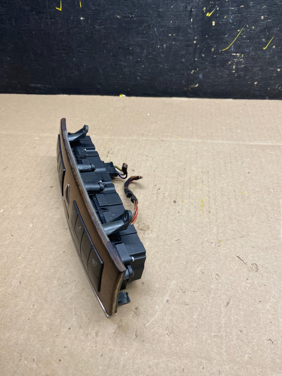 2005 - 2007 Mercedes C230 C240 Center Console Switch Control Unit t9243 DG2