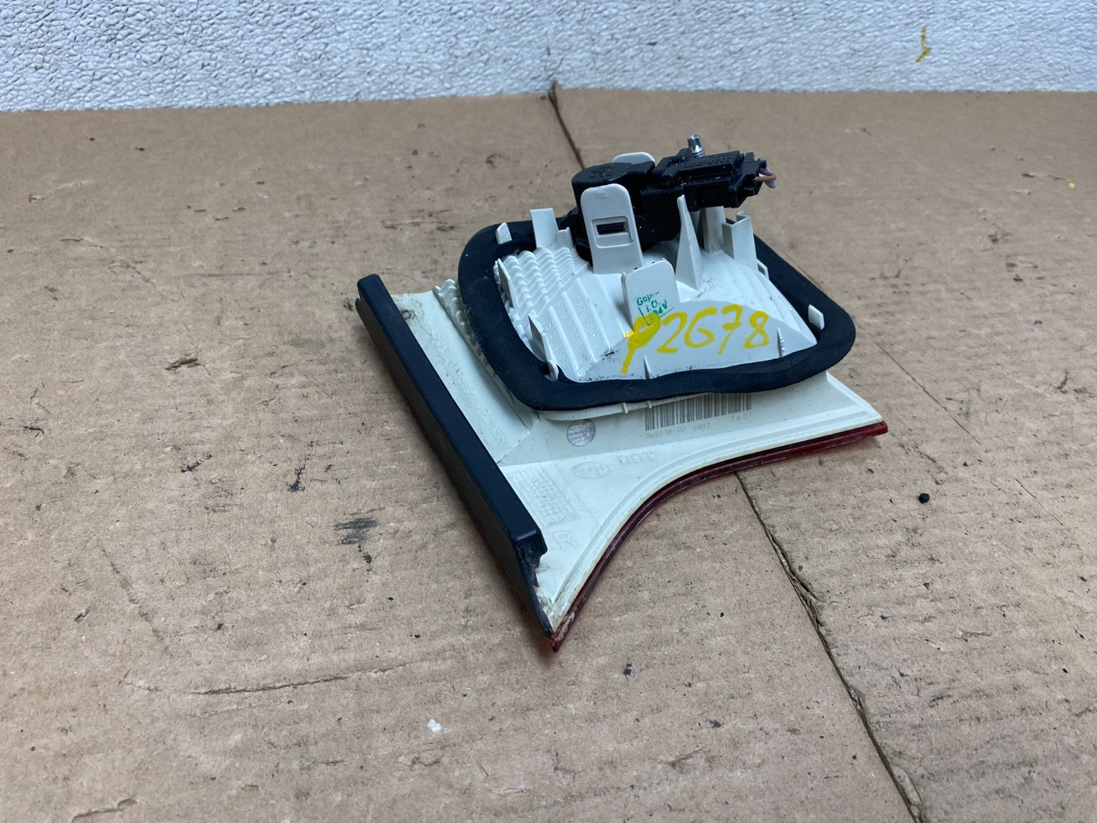 2004 - 2008 Audi A4 Sedan Right Passenger RH Side Inner Tail Light OEM P2678 DW4