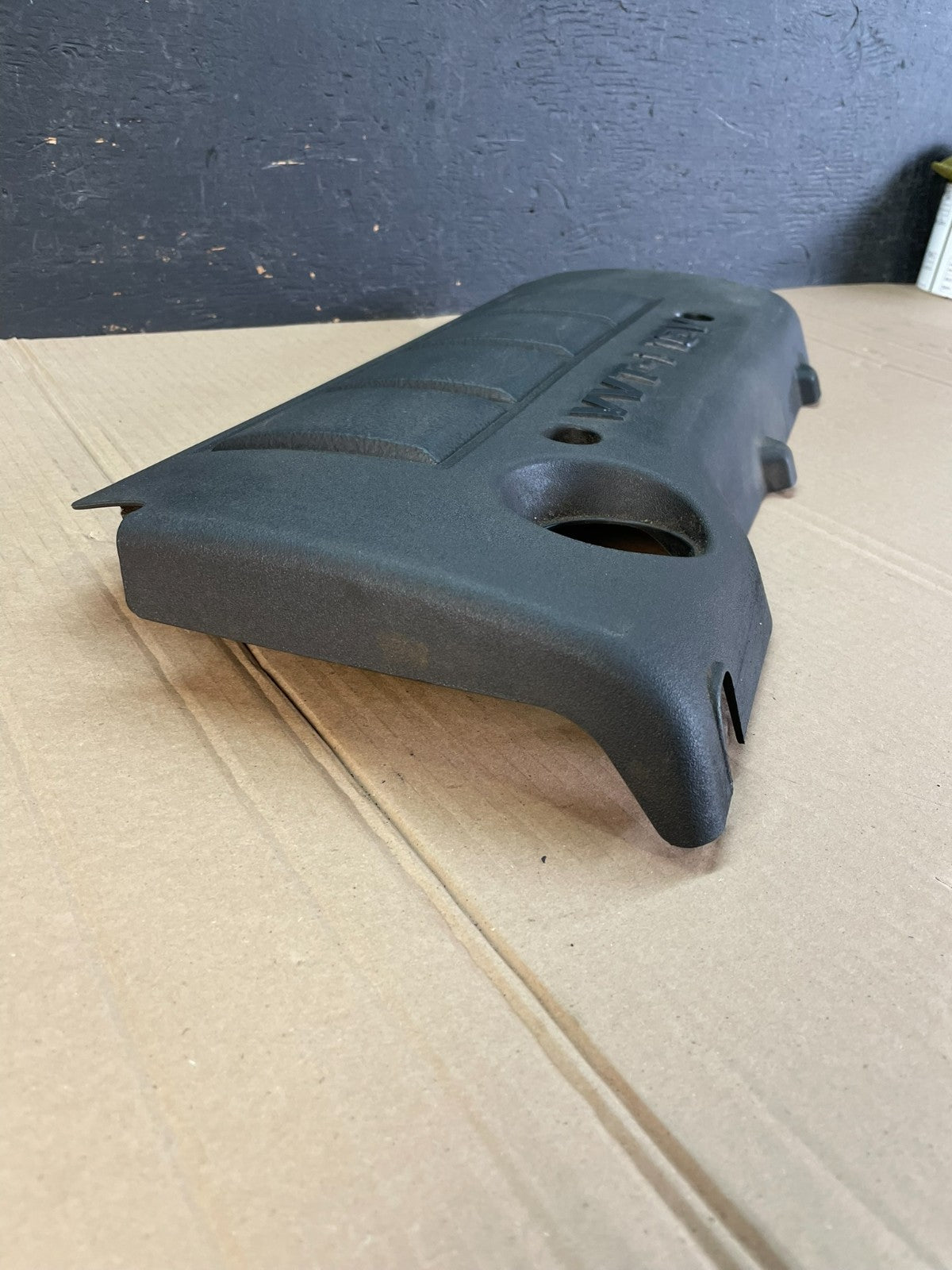 2009 to 2010 Toyota Corolla Matrix 2.4L Motor Engine Cover AD86132