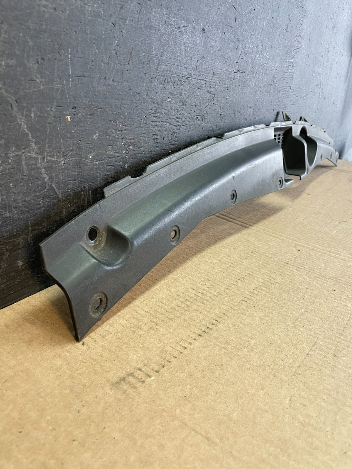 2008 to 2012 Hyundai Veracruz Front Upper Radiator Molding AF37882
