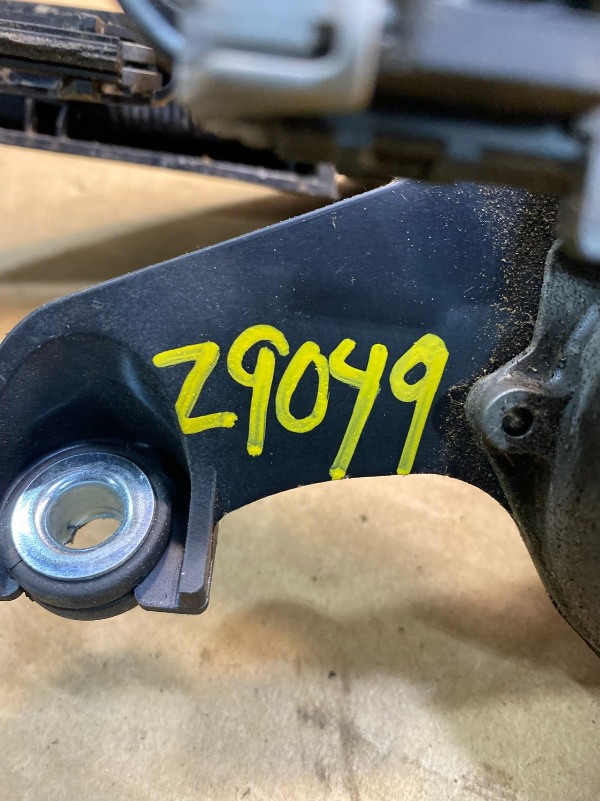2011 to 2014 Ford Edge Licnoln MKX Rear Windshield Wiper Motor OEM Z9049 DG7
