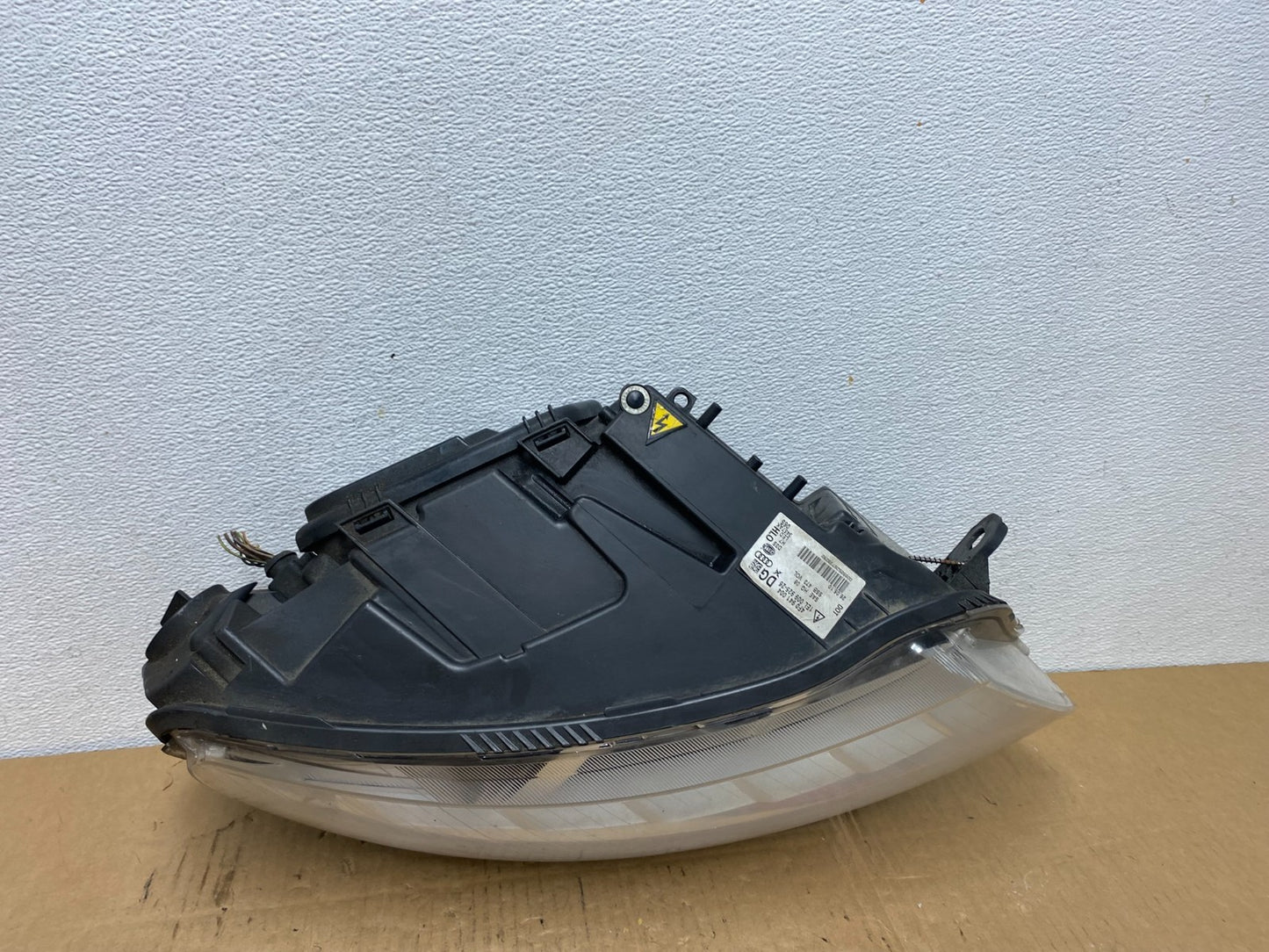 2009-2011 Audi A6 Right Passenger RH Side Headlight Xenon HID AC7726 DW6