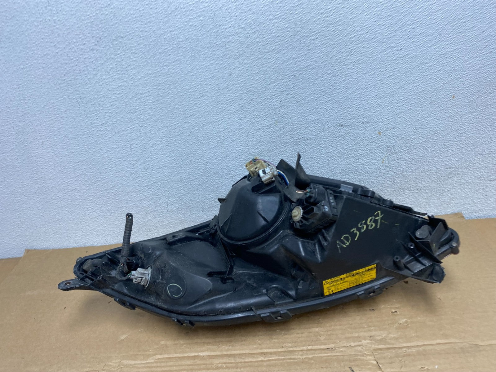 2004 - 2005 Toyota Prius Right Passenger RH Side Headlight Xenon Hid AD3887 DW6