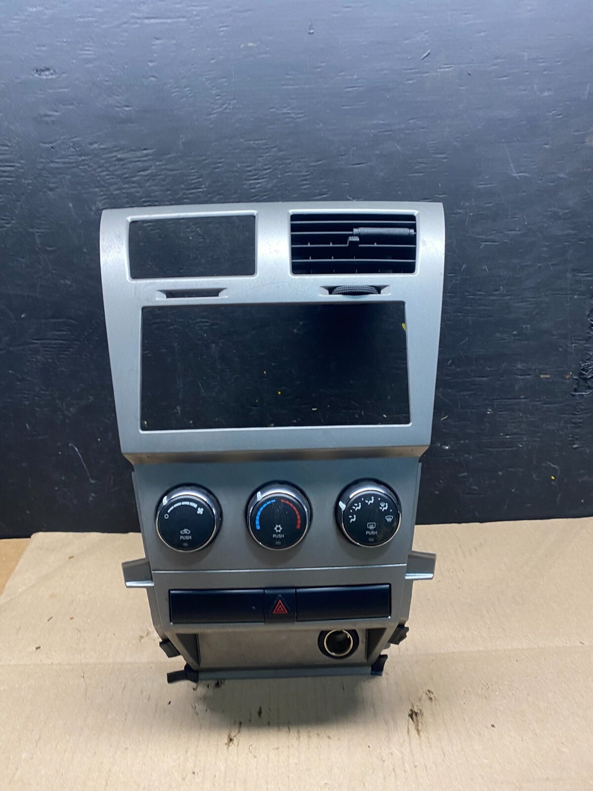 2007 to 2009 Dodge Caliber Dash Radio Center Bezel Climate Dash L02910
