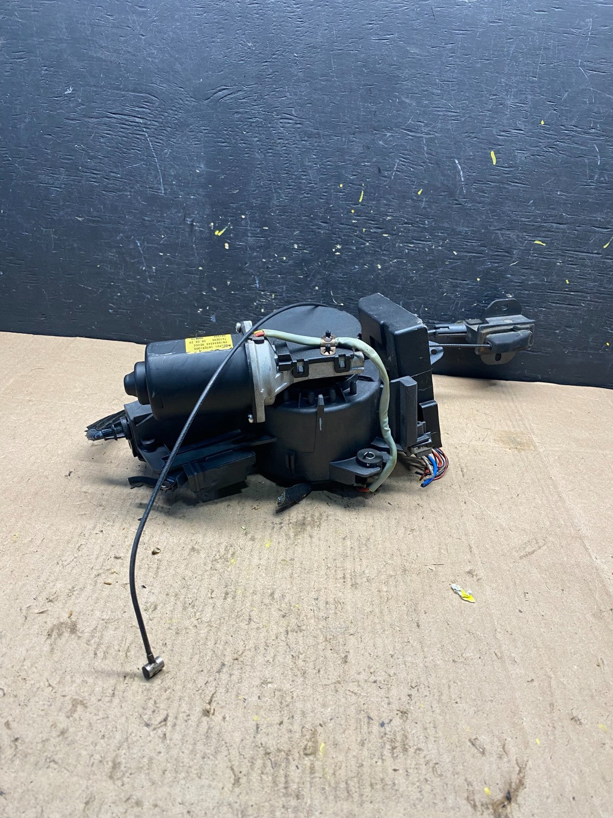 2007-2014 Kia Sedona Left Electric Power Sliding Door Motor Regulator R8415 DG5
