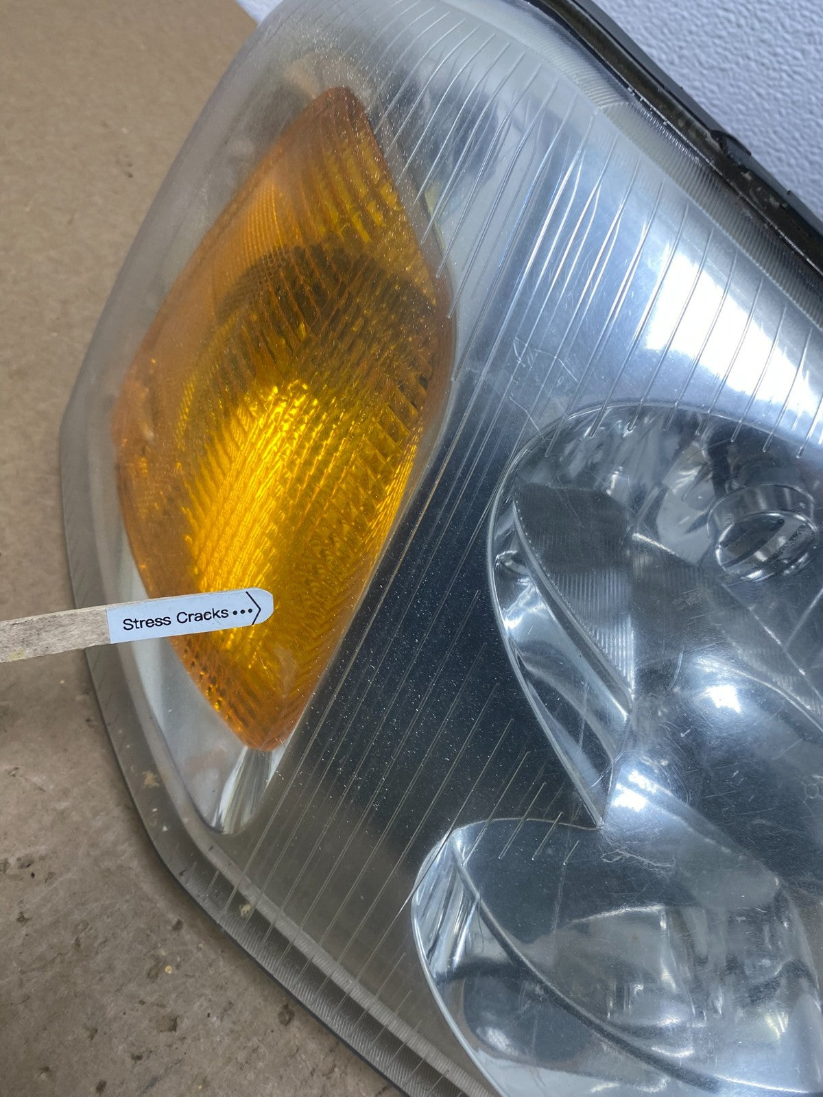2002 to 2009 Gmc Envoy Right Passenger RH Side Headlight Halogen AC1359 DW4