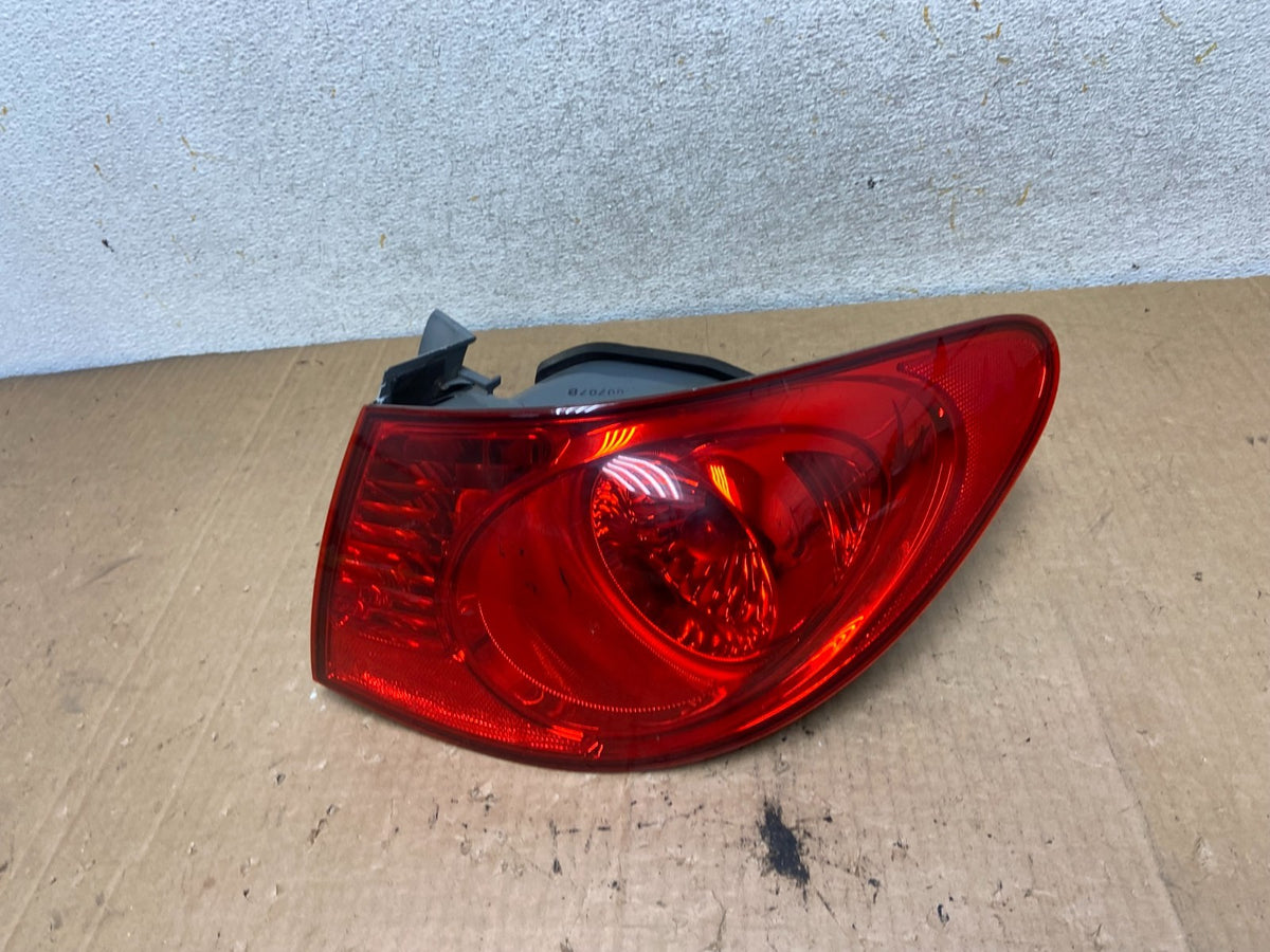 2007 to 2010 Hyundai Elantra Sedan Right Passenger Side Tail Light AI9096 LK0