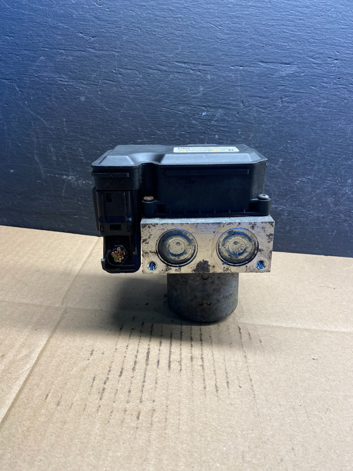 2011 - 2014 Ford E250 E350 Van ABS Anti Lock Brake Pump Module AD1782 DG1