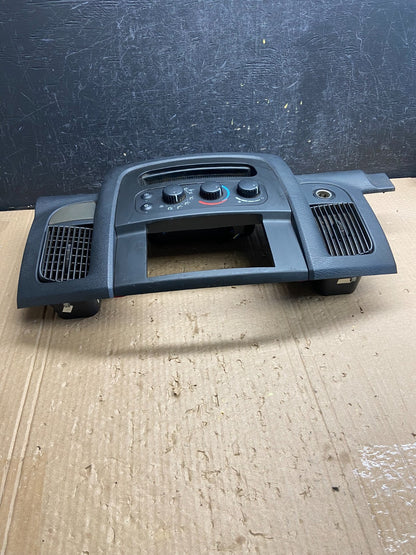 2002 to 2005 Dodge Ram Radio Climate Control Dash Air Vent Bezel Trim af6419 DG3