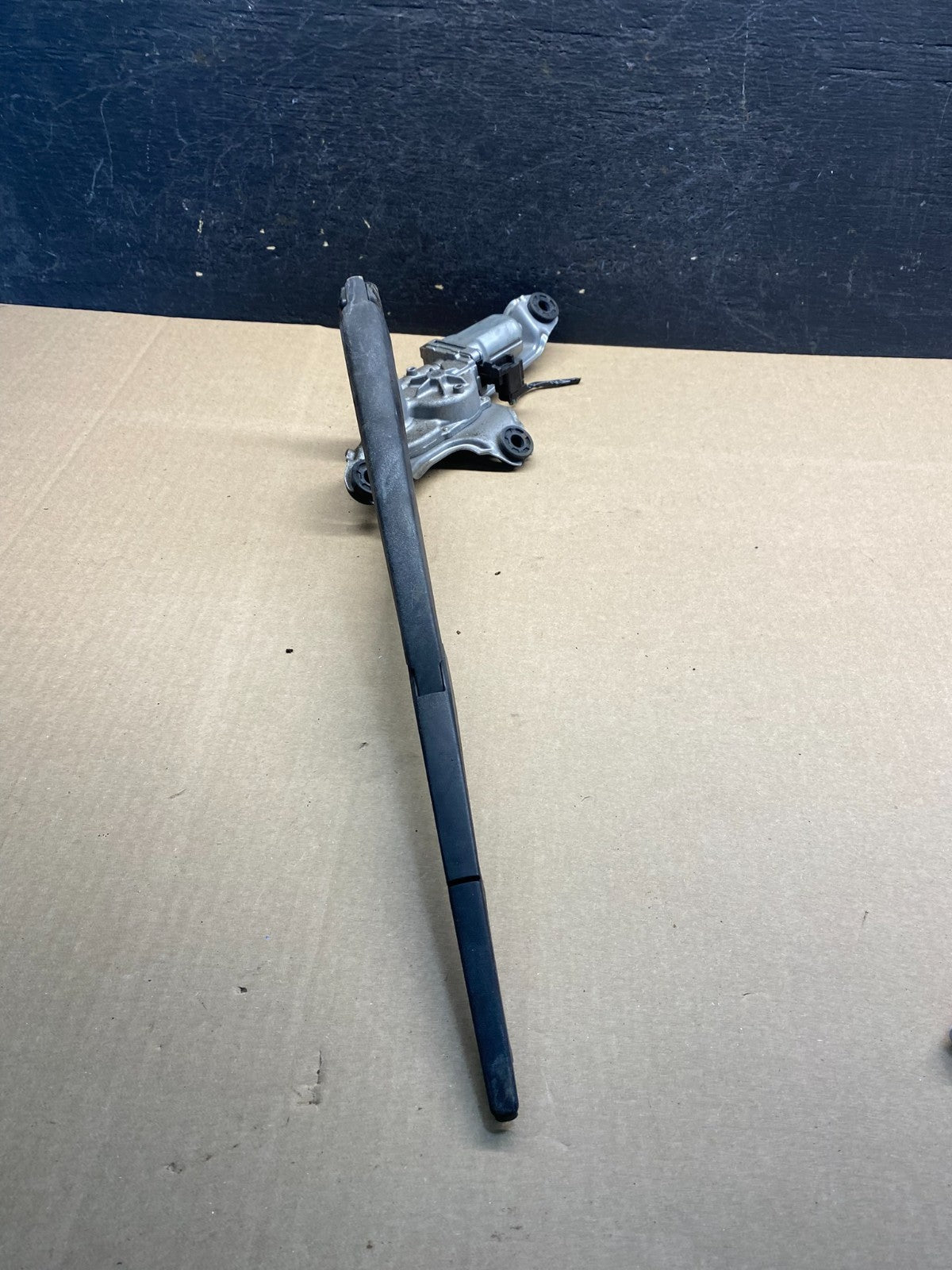 2010 to 2013 Mazda 3 Windshield Rear Wiper Motor AG9630 DG2