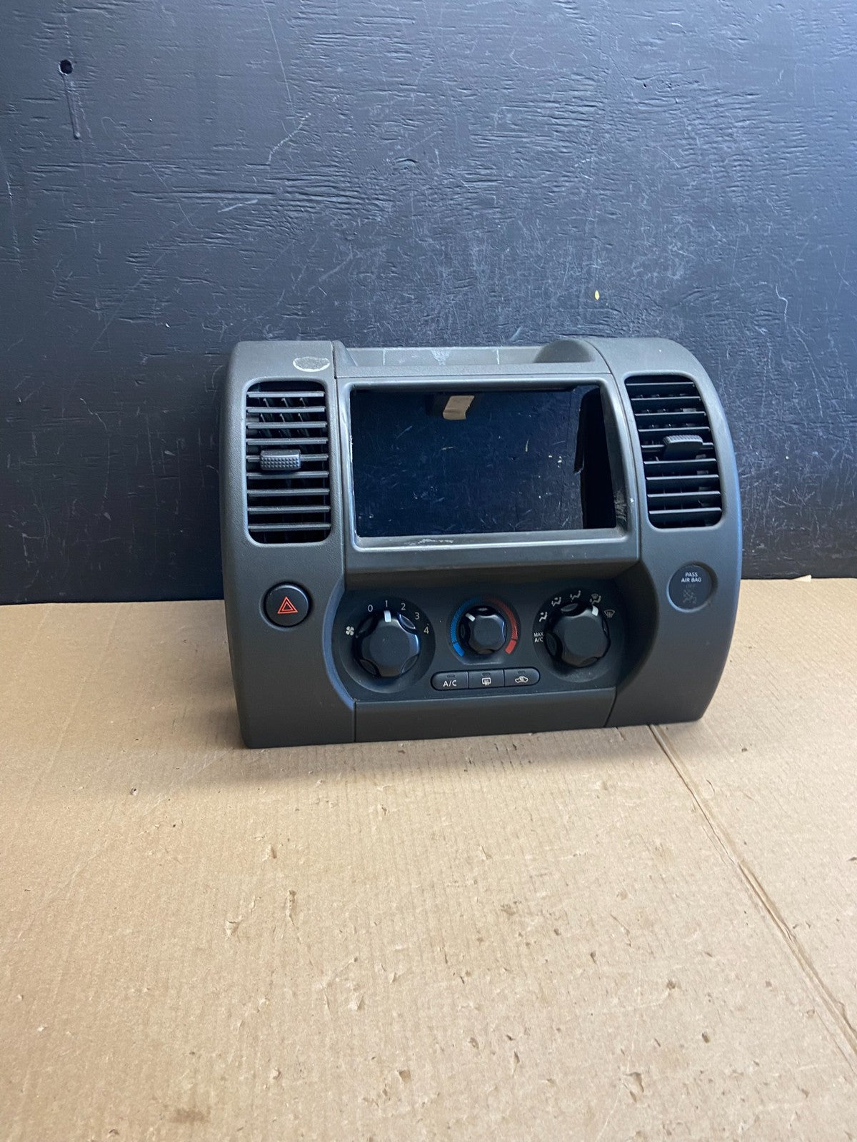 2005-2008 Nissan Xterra Radio A/C Heat Temperature Climate Control AE4236 DG0
