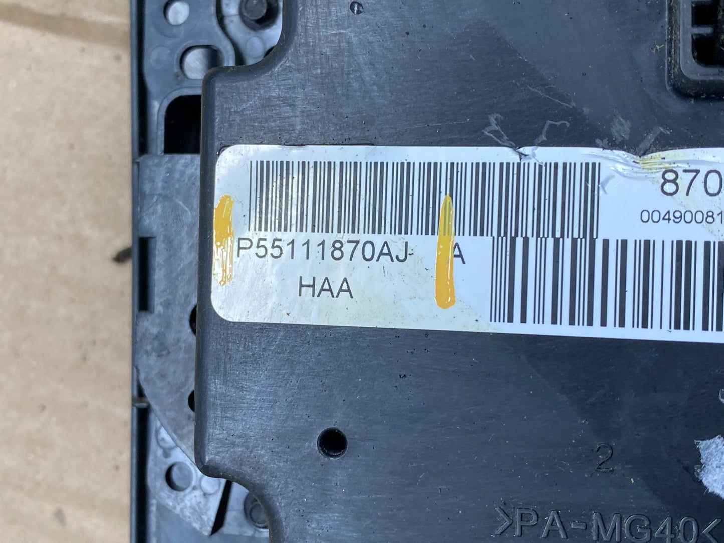 2005 2007 Chrysler 300 Magnum Heater A/C Climate Control  Trim Bezel AA4581 DG5