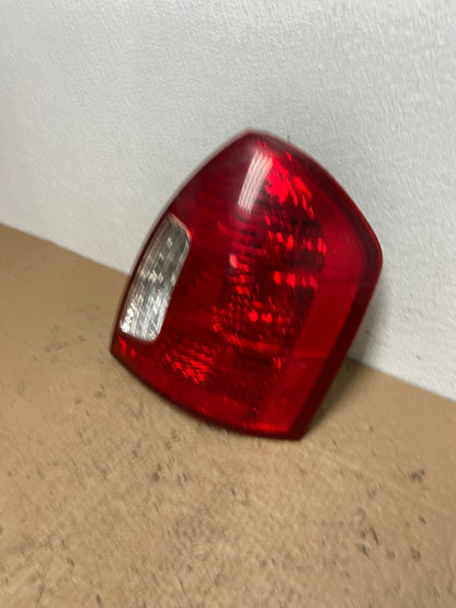 2006-2011 Hyundai Accent Sedan Right Passenger Side Rh Tail Light OEM AC4150 LK1