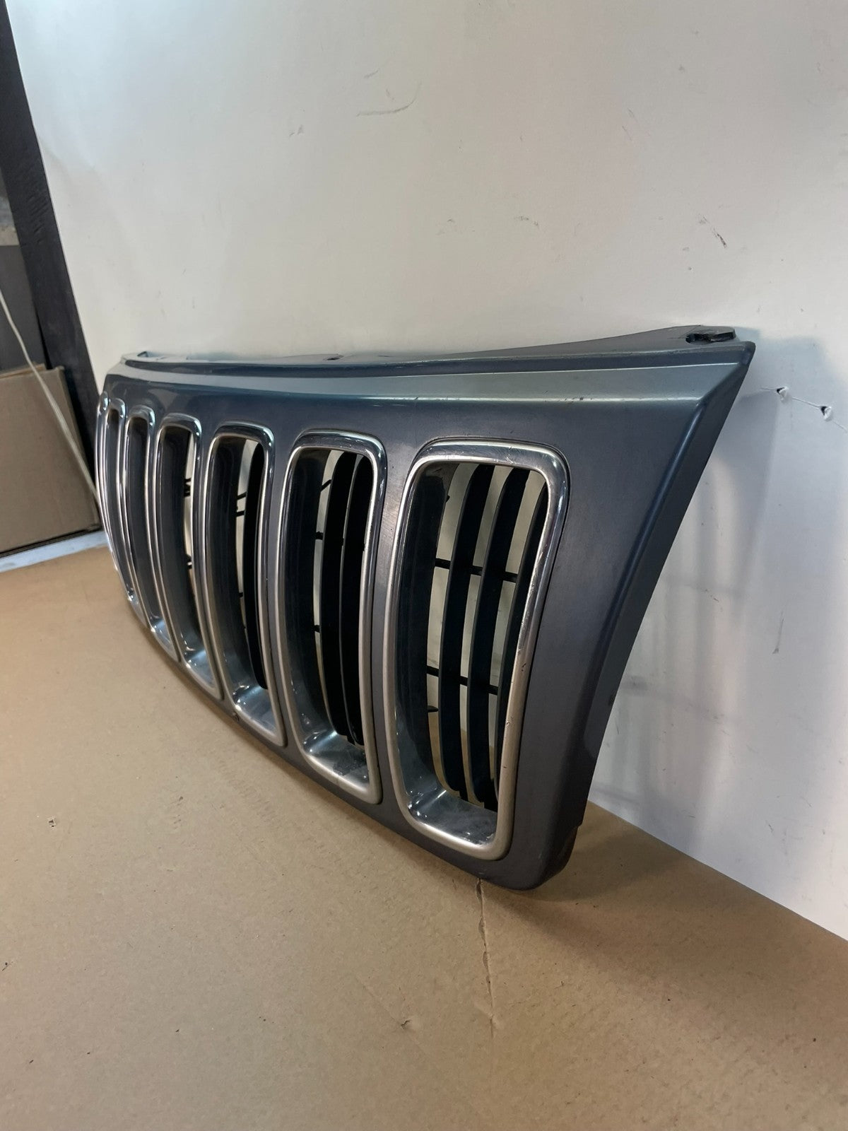 1999 to 2003 Jeep Grand Cherokee Front Upper Grill Grille AI3911 DG1